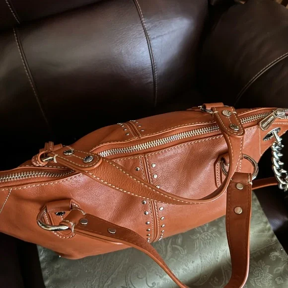 Michael Kors Aster Tote - Picture 4 of 6